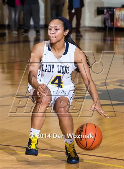 Thumbnail 2 in Bowie vs. Prestonwood Christian (Fantasy of Lights) photogallery.