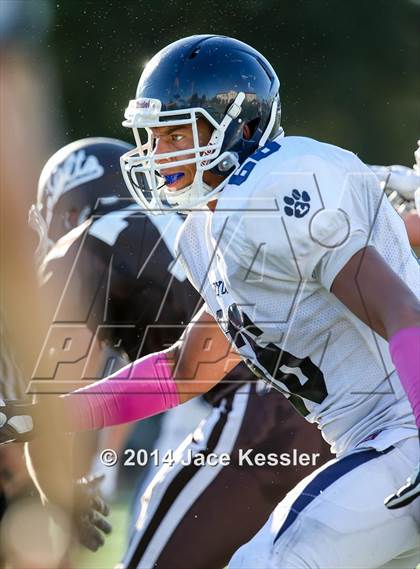 Thumbnail 2 in Loyola @ Crespi photogallery.