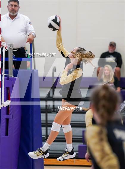 Thumbnail 3 in Penn vs. Yorktown (Brownsburg Invite) photogallery.