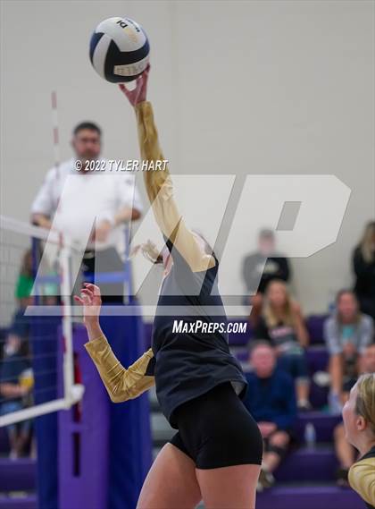 Thumbnail 3 in Penn vs. Yorktown (Brownsburg Invite) photogallery.
