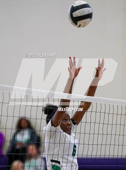 Thumbnail 3 in Penn vs. Yorktown (Brownsburg Invite) photogallery.