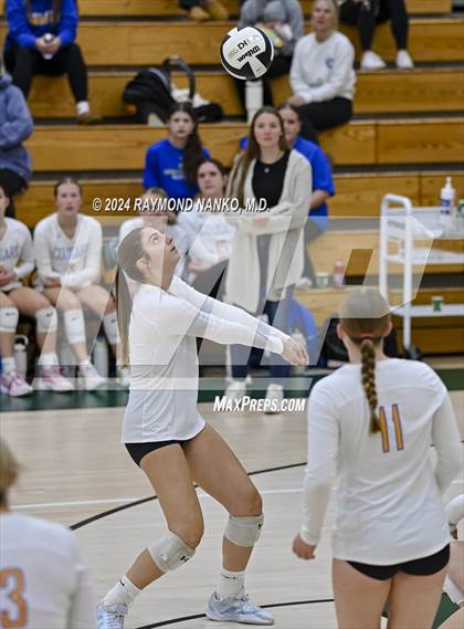 Thumbnail 3 in Greenfield-Central vs. Anderson (IHSAA 4A Section 9 First Round) photogallery.