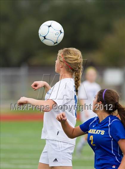 Thumbnail 2 in Friendswood vs Klein (I-10 Shootout) photogallery.