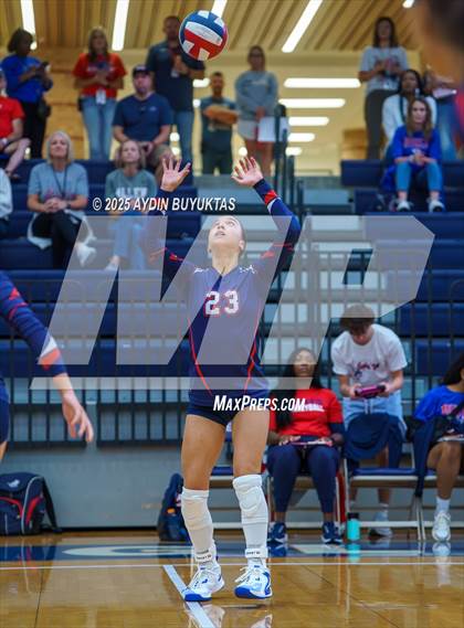 Thumbnail 2 in Marcus @ Allen photogallery.