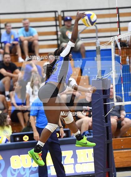 Thumbnail 1 in Saugus @ Quartz Hill photogallery.