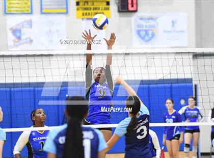 Thumbnail 1 in Saugus @ Quartz Hill photogallery.