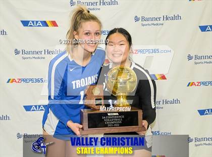 Thumbnail 3 in Valley Christian vs Snowflake (AIA 3A Final - Awards) photogallery.