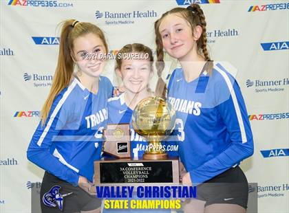 Thumbnail 3 in Valley Christian vs Snowflake (AIA 3A Final - Awards) photogallery.