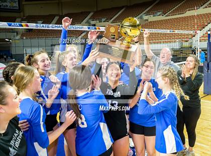 Thumbnail 3 in Valley Christian vs Snowflake (AIA 3A Final - Awards) photogallery.