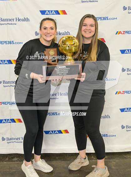 Thumbnail 2 in Valley Christian vs Snowflake (AIA 3A Final - Awards) photogallery.