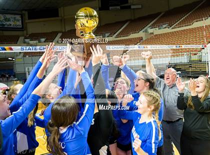 Thumbnail 1 in Valley Christian vs Snowflake (AIA 3A Final - Awards) photogallery.