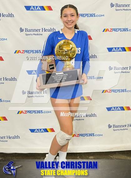 Thumbnail 3 in Valley Christian vs Snowflake (AIA 3A Final - Awards) photogallery.