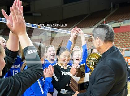 Thumbnail 3 in Valley Christian vs Snowflake (AIA 3A Final - Awards) photogallery.