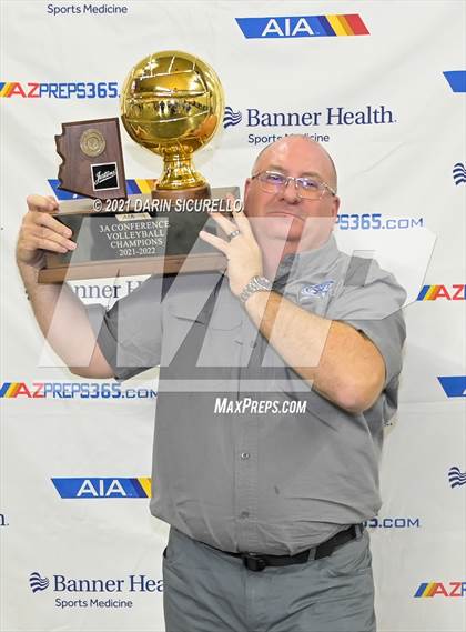 Thumbnail 2 in Valley Christian vs Snowflake (AIA 3A Final - Awards) photogallery.