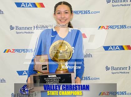Thumbnail 2 in Valley Christian vs Snowflake (AIA 3A Final - Awards) photogallery.