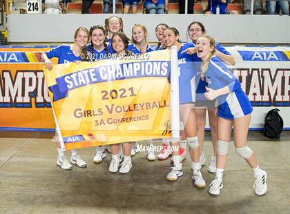 Thumbnail 2 in Valley Christian vs Snowflake (AIA 3A Final - Awards) photogallery.