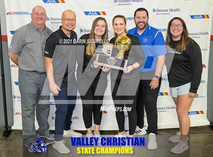 Thumbnail 3 in Valley Christian vs Snowflake (AIA 3A Final - Awards) photogallery.