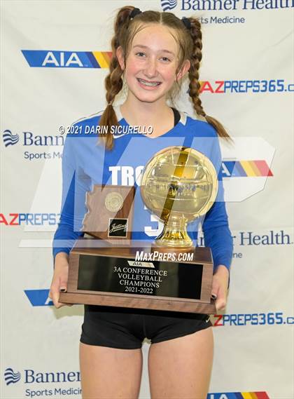 Thumbnail 3 in Valley Christian vs Snowflake (AIA 3A Final - Awards) photogallery.