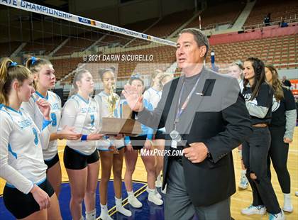 Thumbnail 2 in Valley Christian vs Snowflake (AIA 3A Final - Awards) photogallery.