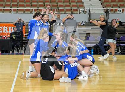 Thumbnail 1 in Valley Christian vs Snowflake (AIA 3A Final - Awards) photogallery.