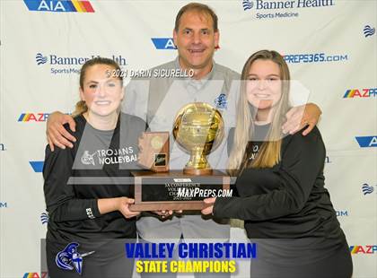 Thumbnail 2 in Valley Christian vs Snowflake (AIA 3A Final - Awards) photogallery.