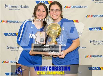 Thumbnail 3 in Valley Christian vs Snowflake (AIA 3A Final - Awards) photogallery.