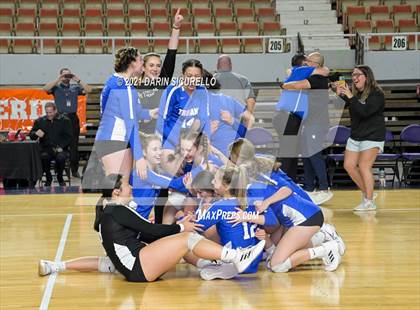 Thumbnail 2 in Valley Christian vs Snowflake (AIA 3A Final - Awards) photogallery.