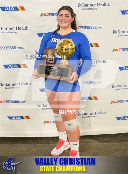 Thumbnail 3 in Valley Christian vs Snowflake (AIA 3A Final - Awards) photogallery.