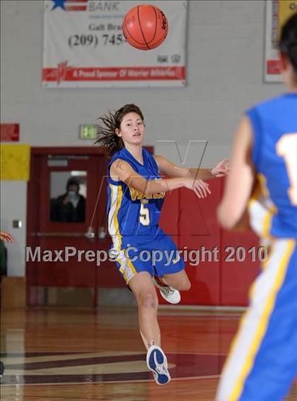 Thumbnail 2 in Sacramento Waldorf vs. Bradshaw Christian (CIF SJS D5 Playoffs) photogallery.