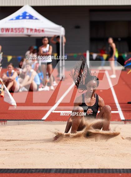 Thumbnail 1 in OSSAA 5A/6A - Owasso 2025 photogallery.