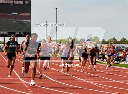 Thumbnail 2 in OSSAA 5A/6A - Owasso 2025 photogallery.