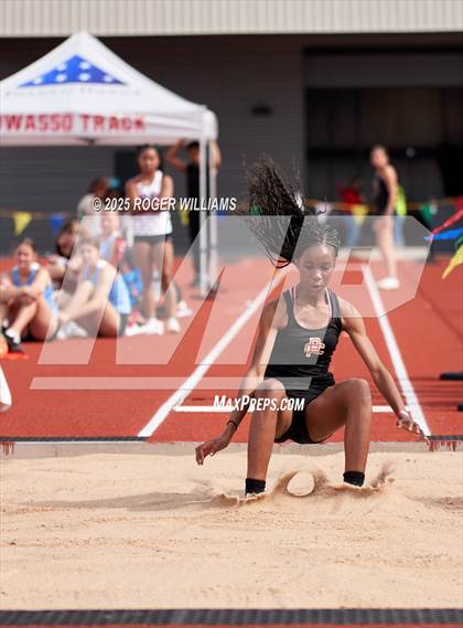 Thumbnail 3 in OSSAA 5A/6A - Owasso 2025 photogallery.