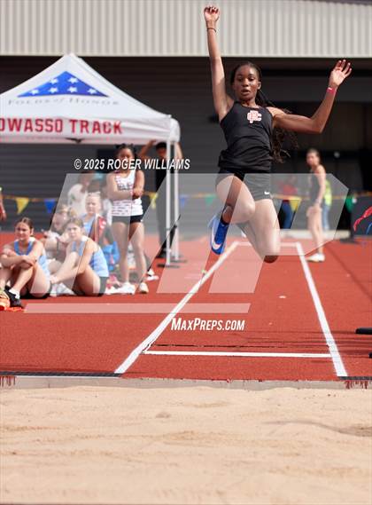 Thumbnail 2 in OSSAA 5A/6A - Owasso 2025 photogallery.