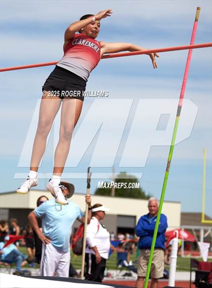 Thumbnail 2 in OSSAA 5A/6A - Owasso 2025 photogallery.