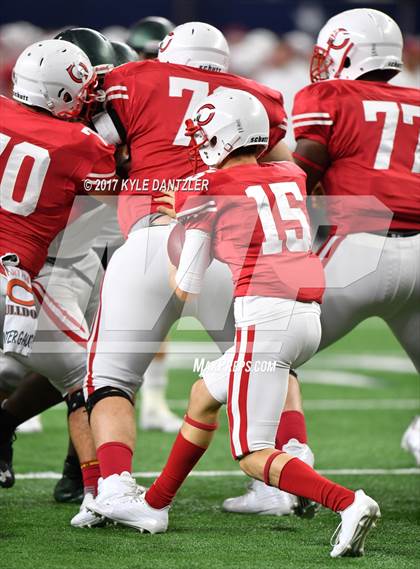 Thumbnail 2 in Kennedale vs. Carthage (UIL 4A Division 1 Final)  photogallery.