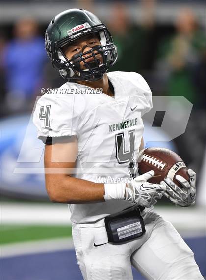 Thumbnail 3 in Kennedale vs. Carthage (UIL 4A Division 1 Final)  photogallery.