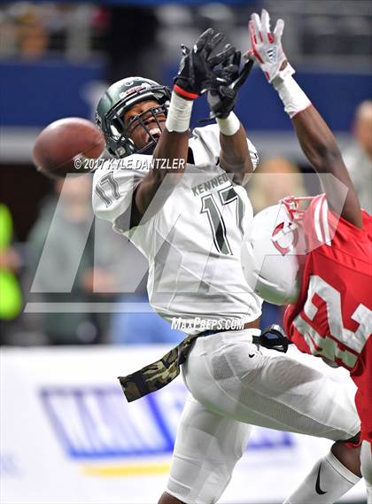 Thumbnail 3 in Kennedale vs. Carthage (UIL 4A Division 1 Final)  photogallery.