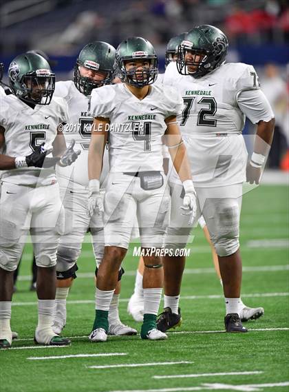 Thumbnail 2 in Kennedale vs. Carthage (UIL 4A Division 1 Final)  photogallery.