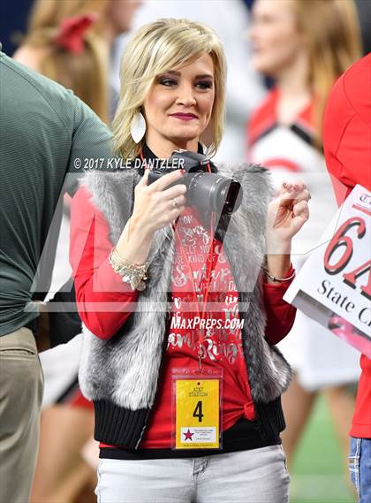 Thumbnail 2 in Kennedale vs. Carthage (UIL 4A Division 1 Final)  photogallery.