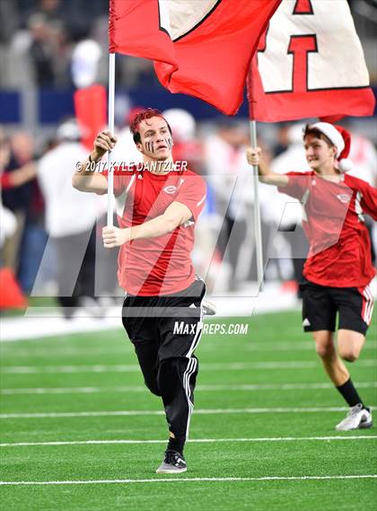 Thumbnail 1 in Kennedale vs. Carthage (UIL 4A Division 1 Final)  photogallery.