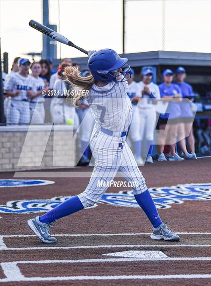 Thumbnail 2 in Barbers Hill vs Lake Belton (UIL 5A Region III Semifinal) photogallery.