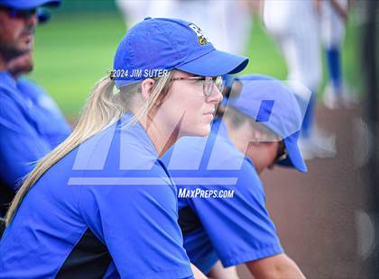 Thumbnail 3 in Barbers Hill vs Lake Belton (UIL 5A Region III Semifinal) photogallery.