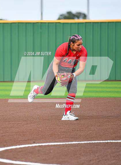 Thumbnail 3 in Barbers Hill vs Lake Belton (UIL 5A Region III Semifinal) photogallery.