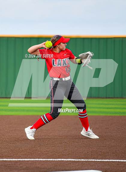 Thumbnail 3 in Barbers Hill vs Lake Belton (UIL 5A Region III Semifinal) photogallery.