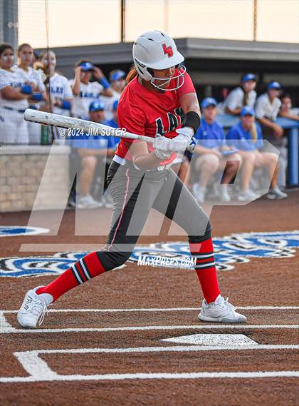 Thumbnail 2 in Barbers Hill vs Lake Belton (UIL 5A Region III Semifinal) photogallery.