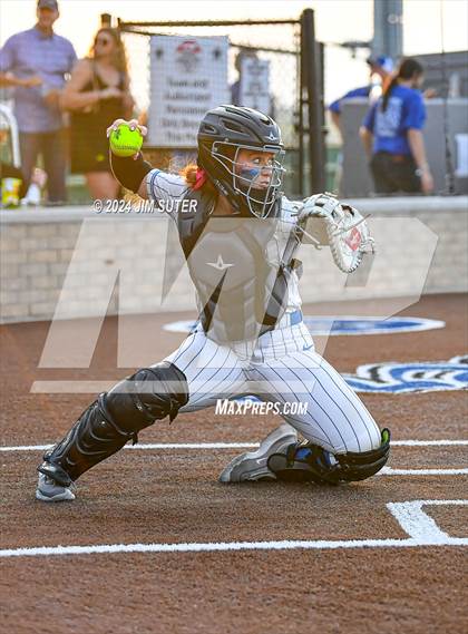 Thumbnail 2 in Barbers Hill vs Lake Belton (UIL 5A Region III Semifinal) photogallery.