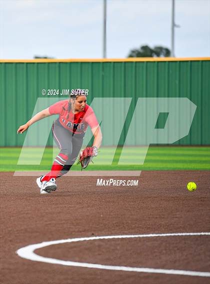 Thumbnail 2 in Barbers Hill vs Lake Belton (UIL 5A Region III Semifinal) photogallery.