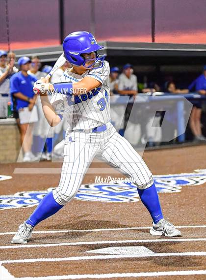 Thumbnail 3 in Barbers Hill vs Lake Belton (UIL 5A Region III Semifinal) photogallery.