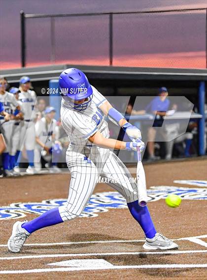 Thumbnail 1 in Barbers Hill vs Lake Belton (UIL 5A Region III Semifinal) photogallery.