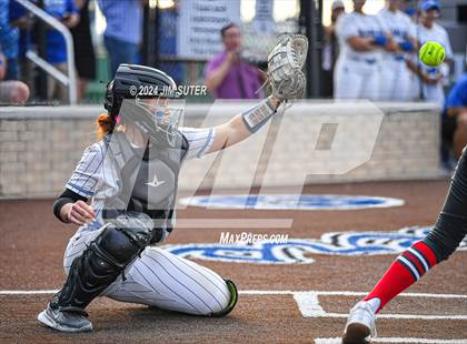 Thumbnail 2 in Barbers Hill vs Lake Belton (UIL 5A Region III Semifinal) photogallery.